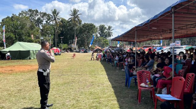 Kasatlantas Polres Sumba Barat Melaksanakan Giat Materi Tentang Tertib Lalin di Jalan Raya Dalam Acara Pekan Iman Anak dan Remaja Sinode GKS