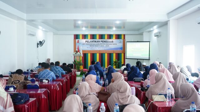 Pj. Bupati Nagan Raya, Fitriany Farhas, Lantik Lengurus JSIT Kabupaten Nagan Raya Masa Bakti 2022-2026,