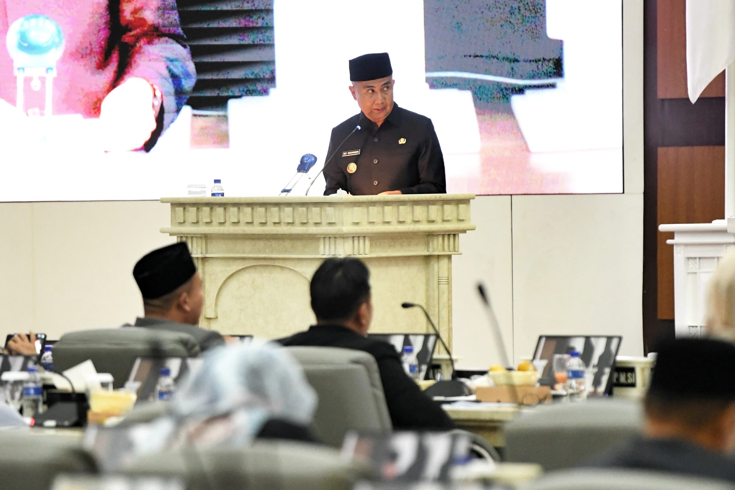 Ranperda P2APBD 2023 Sah Menjadi Perda Bey Machmudin Sampaikan KUA/PPAS 2025