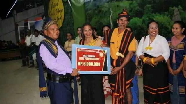 Desa Elu Loda Sabet Gelar Juara II Pagelaran Seni dan Budaya Tingkat Kab.Sumba Barat