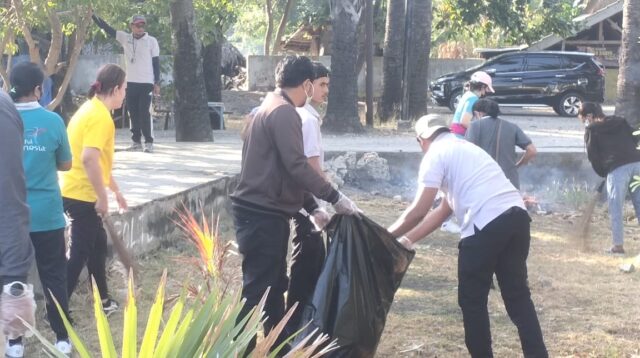 Pantai Lasiana Bersih dan Menarik Berkat Kolaborasi PLN Indonesia Power dan Dinas Pariwisata NTT