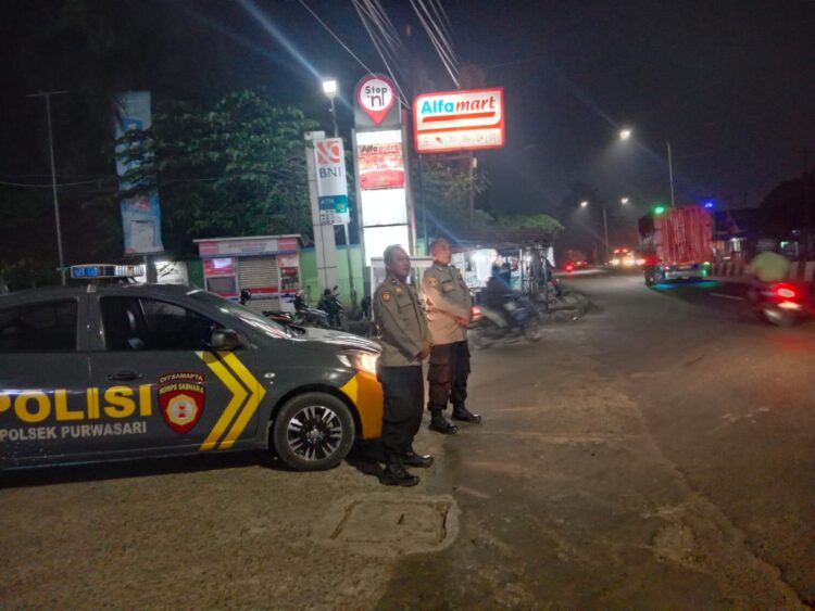 Patroli Prekat Polsek Purwasari Polres Karawang Cegah Gangguan KamtibmasPatroli Prekat Polsek Purwasari Polres Karawang Cegah Gangguan Kamtibmas