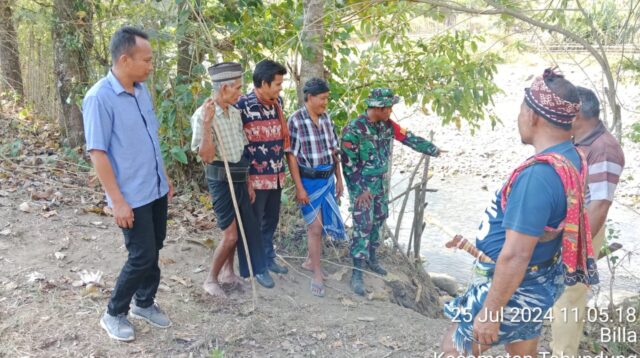 Babinsa Bersama Perangkat Desa Desa Watu Bokul Survei Lahan Sawah Tadah Hujan