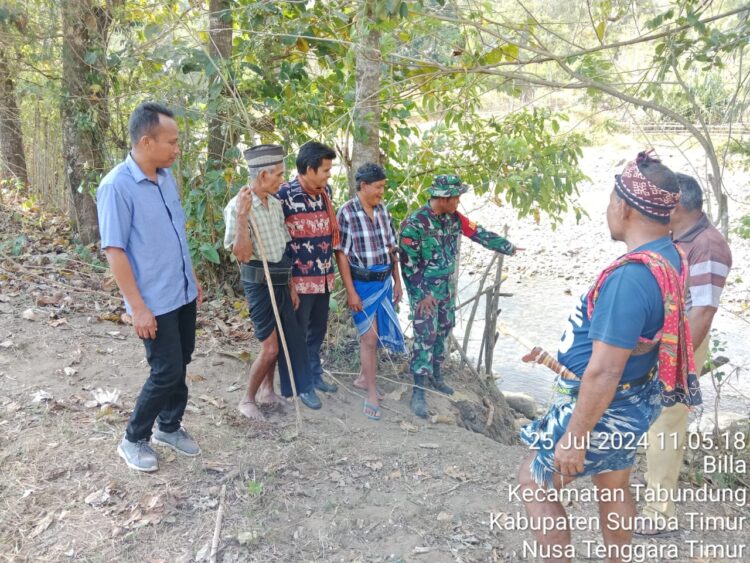 Babinsa Bersama Perangkat Desa Desa Watu Bokul Survei Lahan Sawah Tadah Hujan