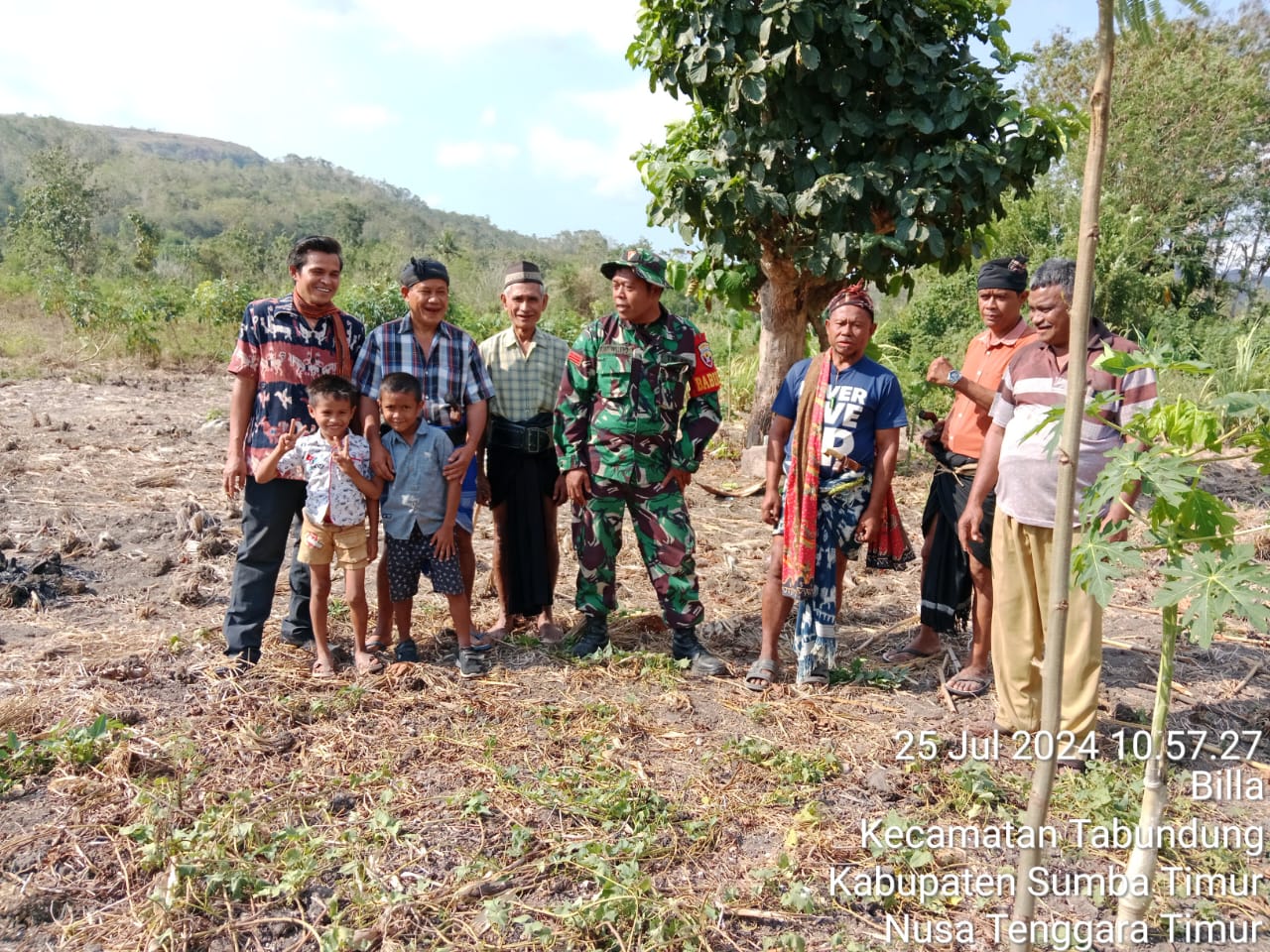 Babinsa Bersama Perangkat Desa Desa Watu Bokul Survei Lahan Sawah Tadah Hujan