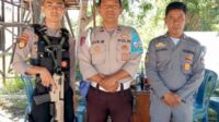 Pengamanan oleh Personel Polres Sumba Barat di KPU Sumba Tengah