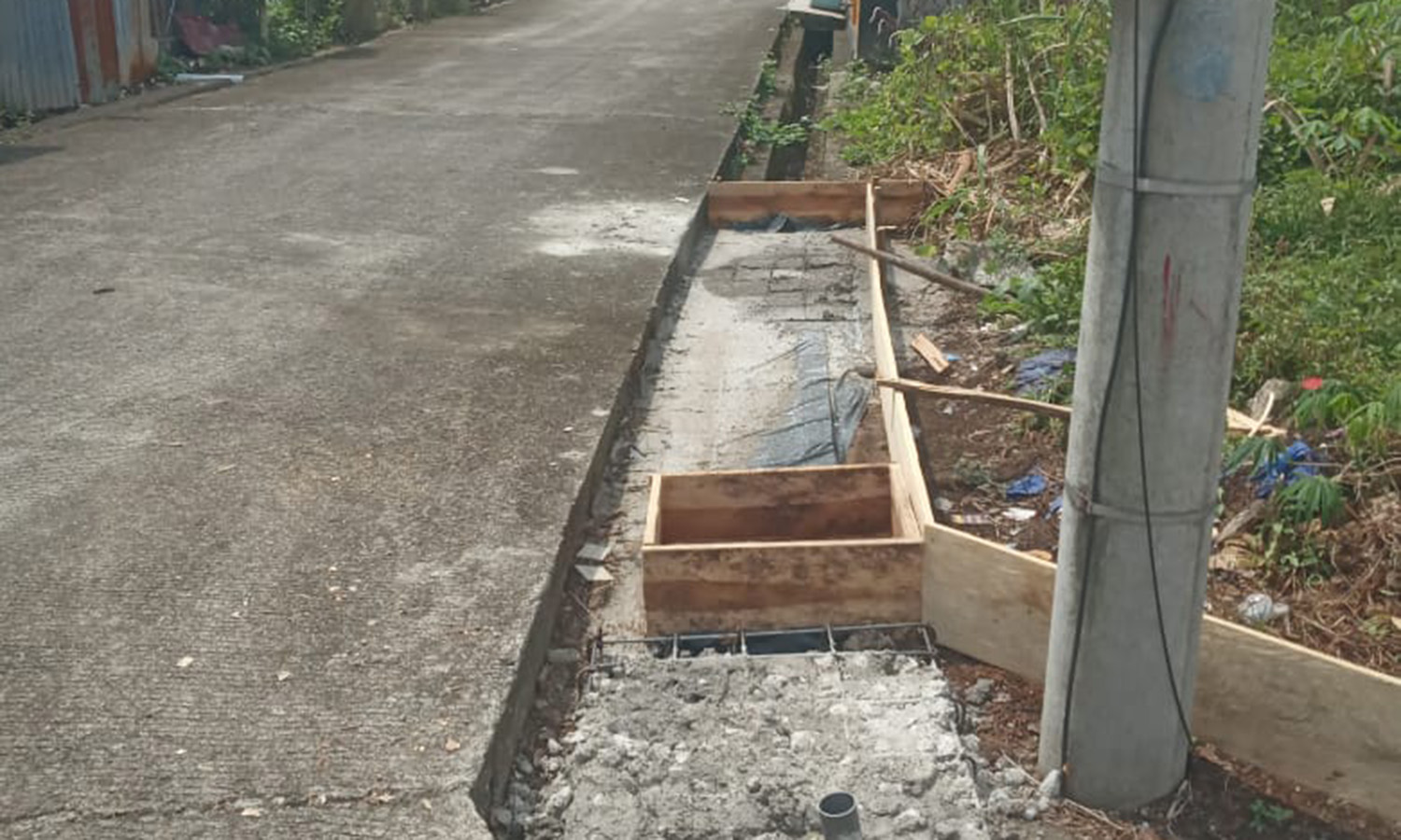 Diduga Pembangunan Drainase Asal asalan, Tanpa Dilengkapi Papan Informasi Proyek