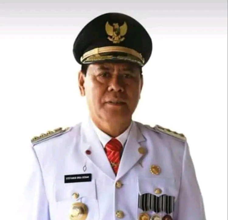 SBS Dikenal Pelit Komentar di Media Tentang Ketimpangan Pembangunan di Malaka Tetapi Mau Komentar Soal Pembekuan 3.388 Teda Malaka – Ini Penjelasan Resmi SBS Dalam Konferensi Pers di KPU Malaka