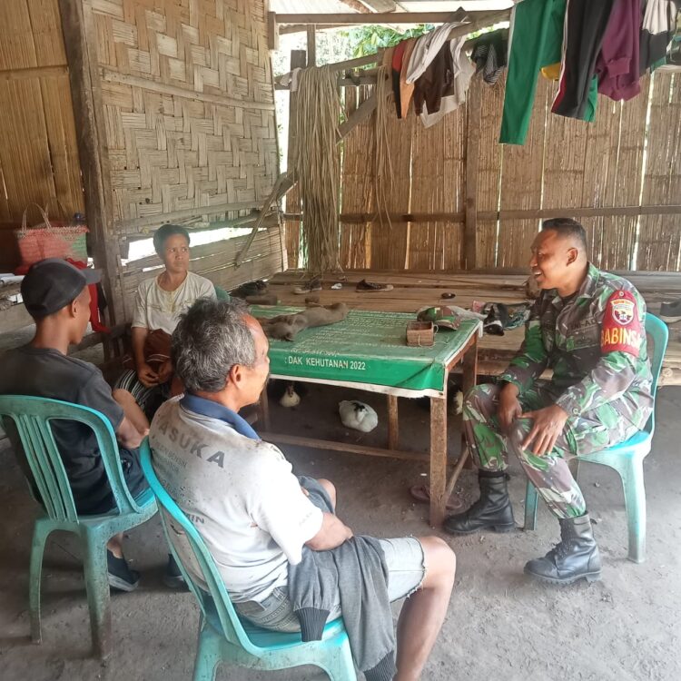 Hari Minggu, Babinsa Koramil 04/Tabundung Terus Lakukan Anjangsana Di Desa Binaan