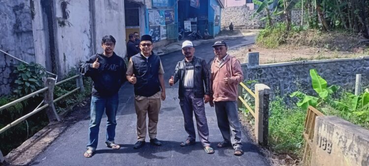 Pemdes Banyuresmi Telah Selesai Pekerjaan Pengaspalan Jalan Desa Dengan Memakai Tim Ahli Dari Aa Permana
