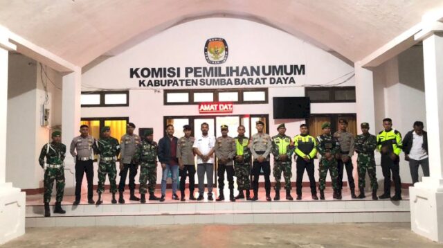 Jelang Tahapan Pilkada 2024. Gabungan TNI - POLRI Laksanakan Patroli Dialogis