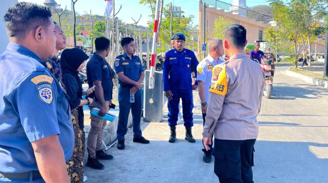 Pastikan Wisata Aman, Kapolres Mabar Cek Pengamanan di Pelabuhan Marina Labuan Bajo
