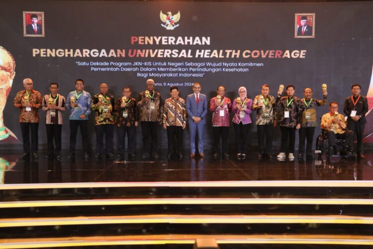 Wakil Bupati Bima Terima Penghargaan UHC Dari Wakil Presiden RI