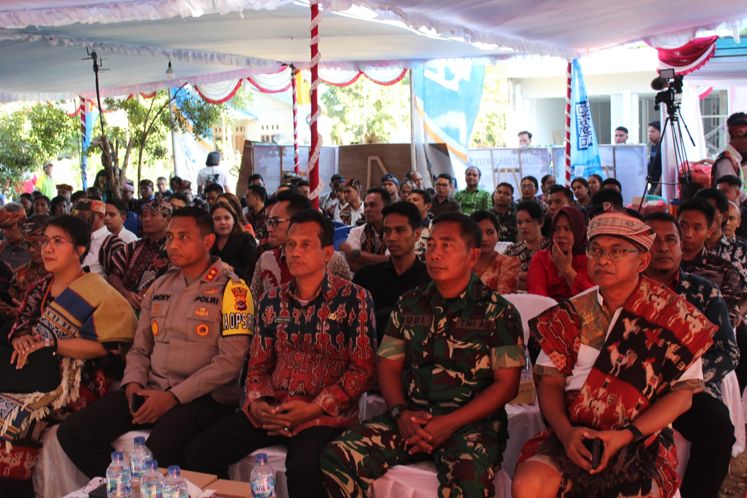 Kasdim 1601/Sumba Timur Wakili Dandim Hadiri Peresmian Gedung Rektorat Unkriswina