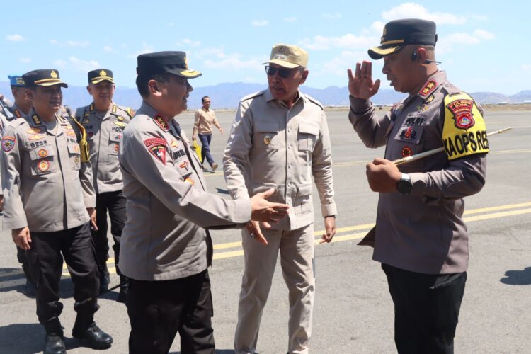 Kunker Kapolda NTB Irjen Pol Drs. Raden Umar Farok SH.M.Hum., Disambut Kapolres Bima dan Wakil Bupati