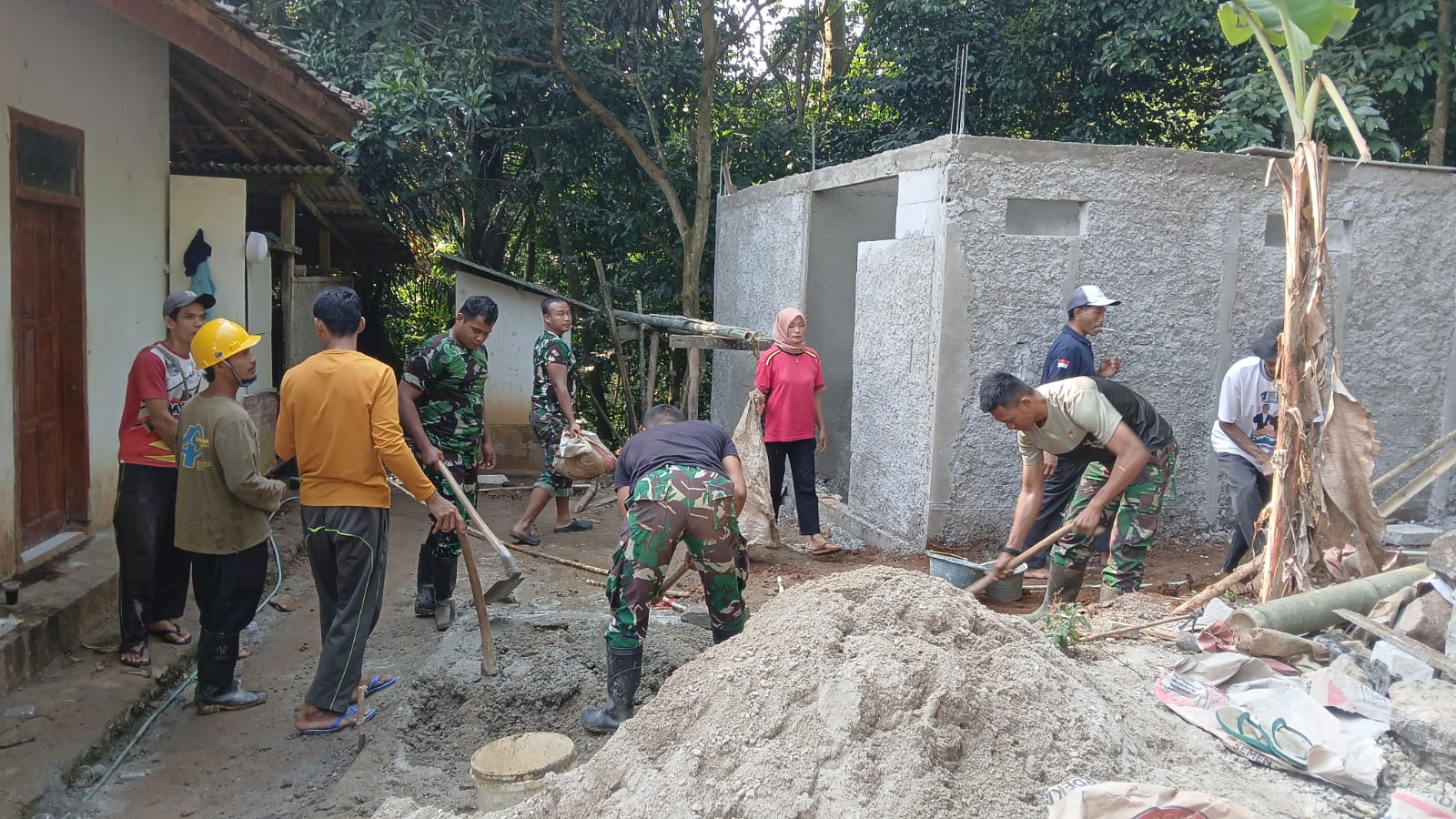 Sasaran Tambahan TMMD 121 Kodim Pandeglang Bangun MCK Dan Tempat Wudhu