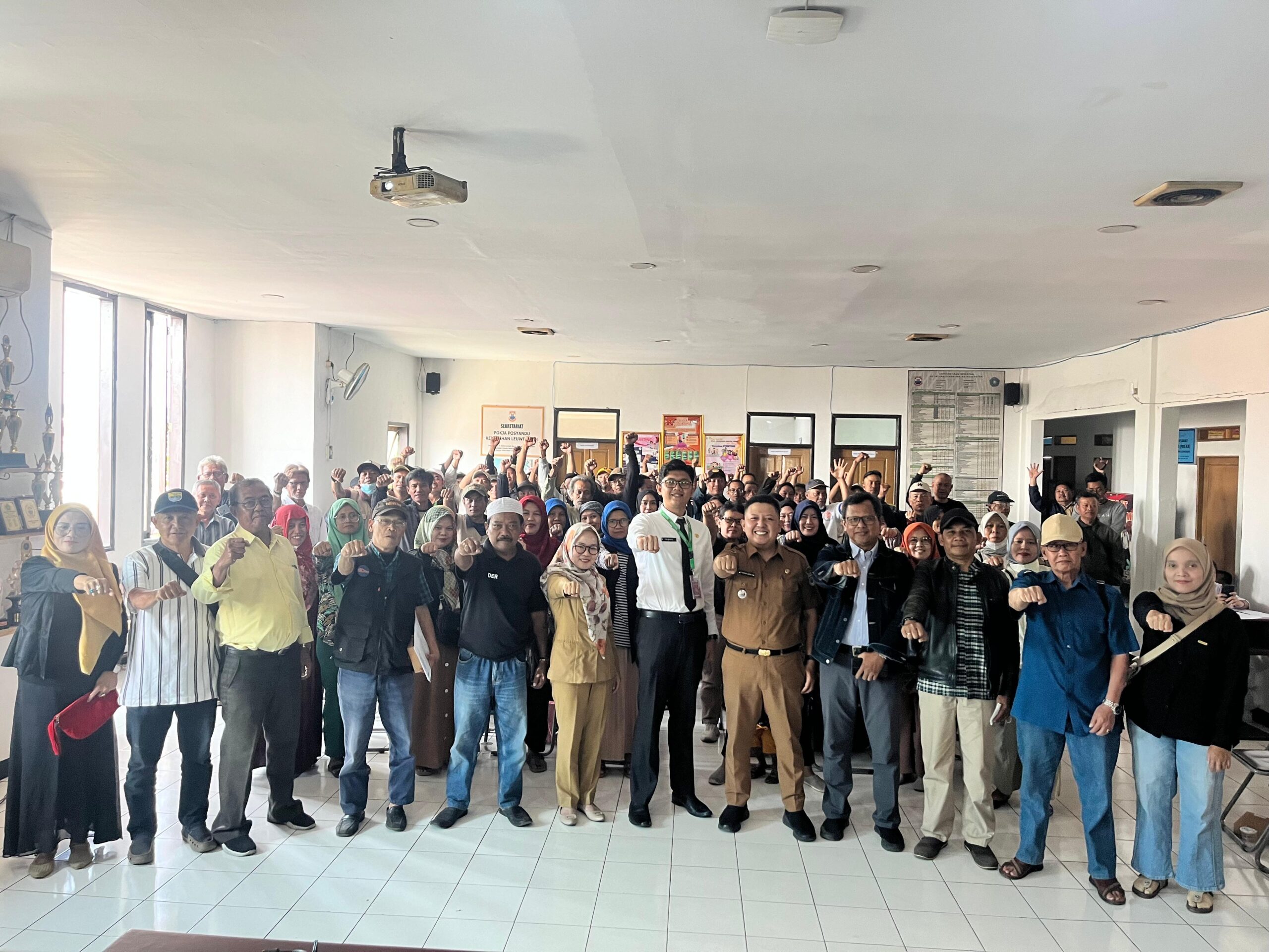 Optimalkan Pelayanan Pengujian Kendaraan Bermotor UPTD. Pengujian Kendaraan Bermotor Kota Cimahi Sosialisasikan Si Anggun Kepada Masyarakat