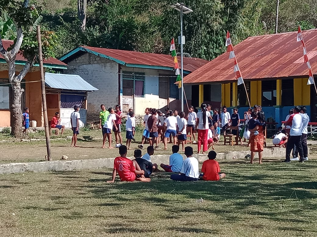 Kepsek SD-SMPN Satap Waikajanga, Andreas Umbu Karudi, S.Pd Saksikan Berbagai Perlombaan Sambut HUT RI Ke-79 2024 di Lingkungan Sekolah Kepsek SD-SMPN Satap Waikajanga, Andreas Umbu Karudi, S.Pd Saksikan Berbagai Perlombaan Sambut HUT RI Ke-79 2024 di Lingkungan Sekolah