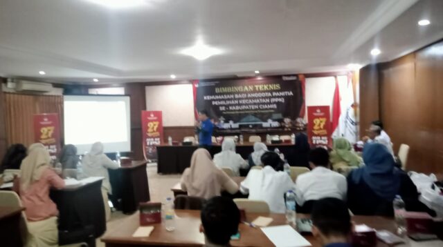 KPU Ciamis Tingkatkan Kompetensi Kehumasan PPK Melalui Bimtek