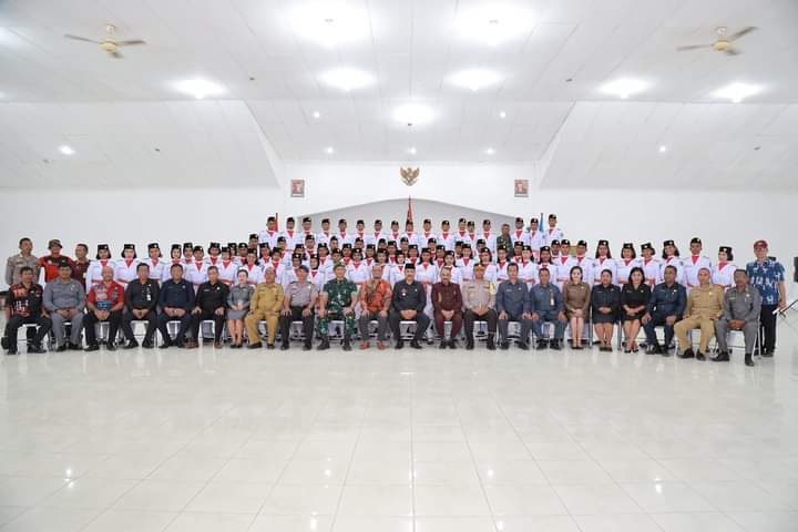 Dandim Hadiri Pengukuhan Paskibraka HUT Kemerdekaan Republik Indonesia Ke-79 Tahun 2024 di Kabupaten Sumba Timur