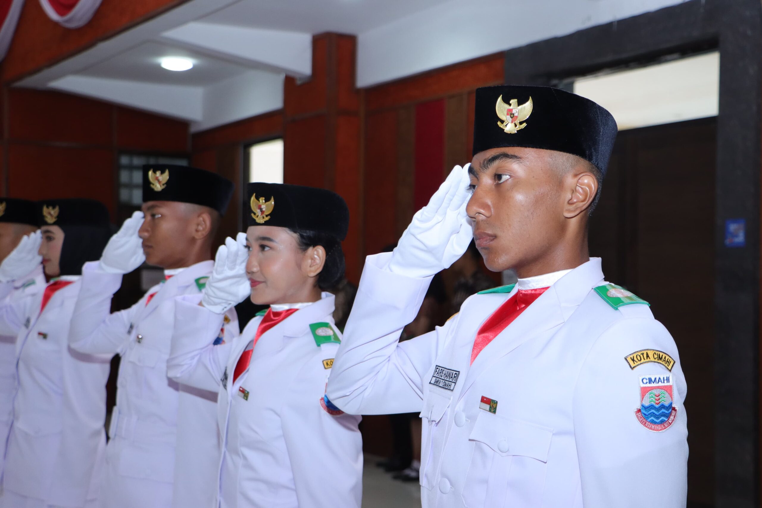 Pj. Wali Kota Cimahi Kukuhkan Paskibraka Kota Cimahi Tahun 2024