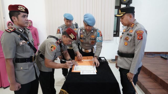 Kapolres Tasik Kota Pimpin Serah Terima Jabatan Kasat Reskrim dan Kapolsek Jajaran