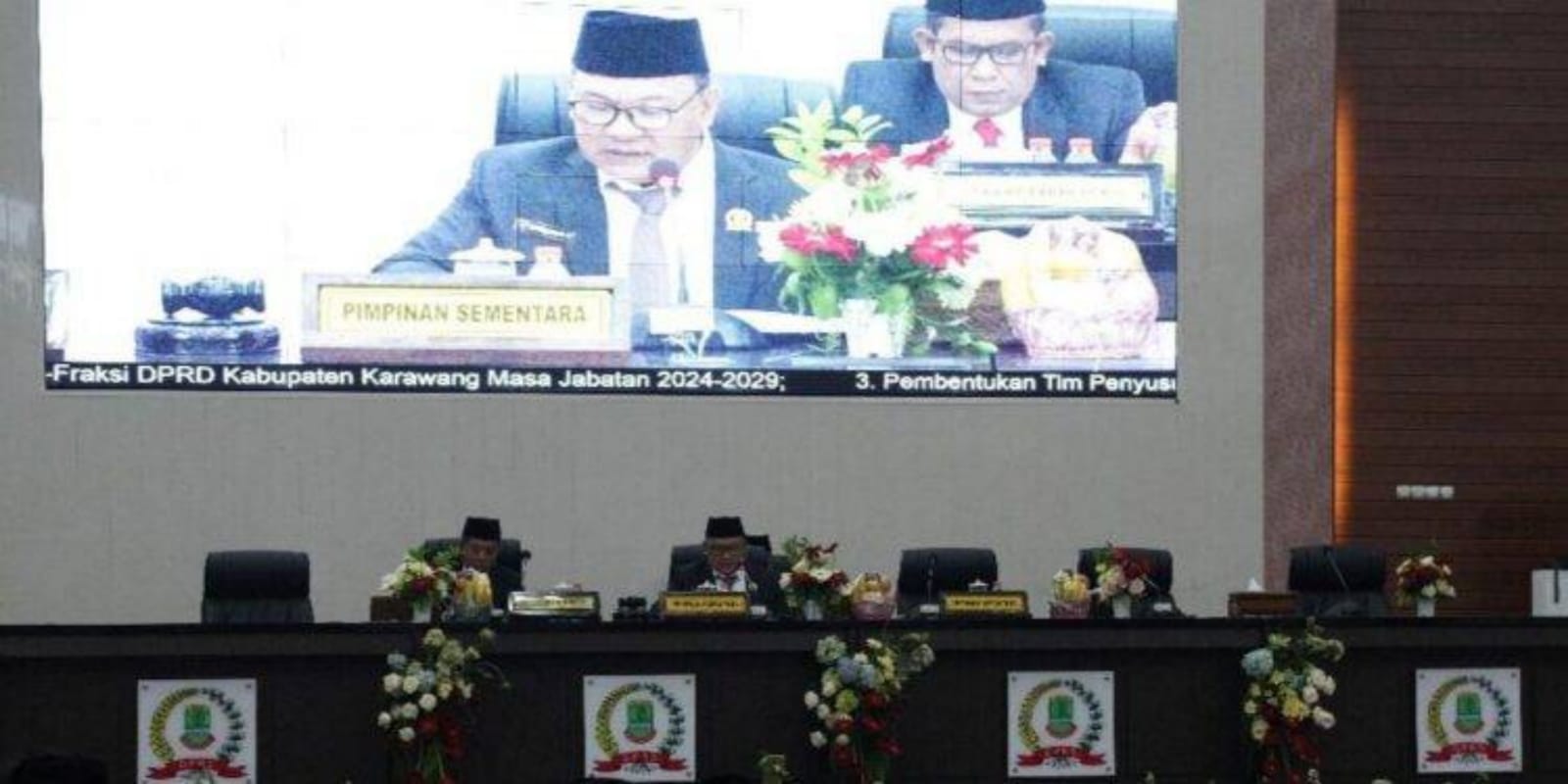 DPRD Kabupaten Karawang Gelar Rapat Paripurna Perdana Dengar Pidato Kenegaraan Sekaligus Bentuk Fraksi - Fraksi