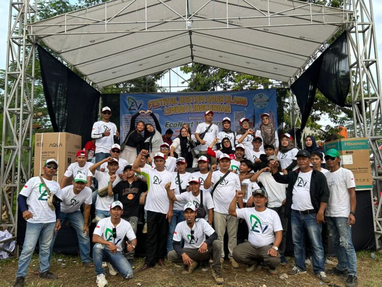 EcoNext Ventures Sajikan Festival Kostum Daur Ulang Limbah Lingkungan Dalam Rangka HUT RI Ke-79 Di Desa Lengkong Jaya