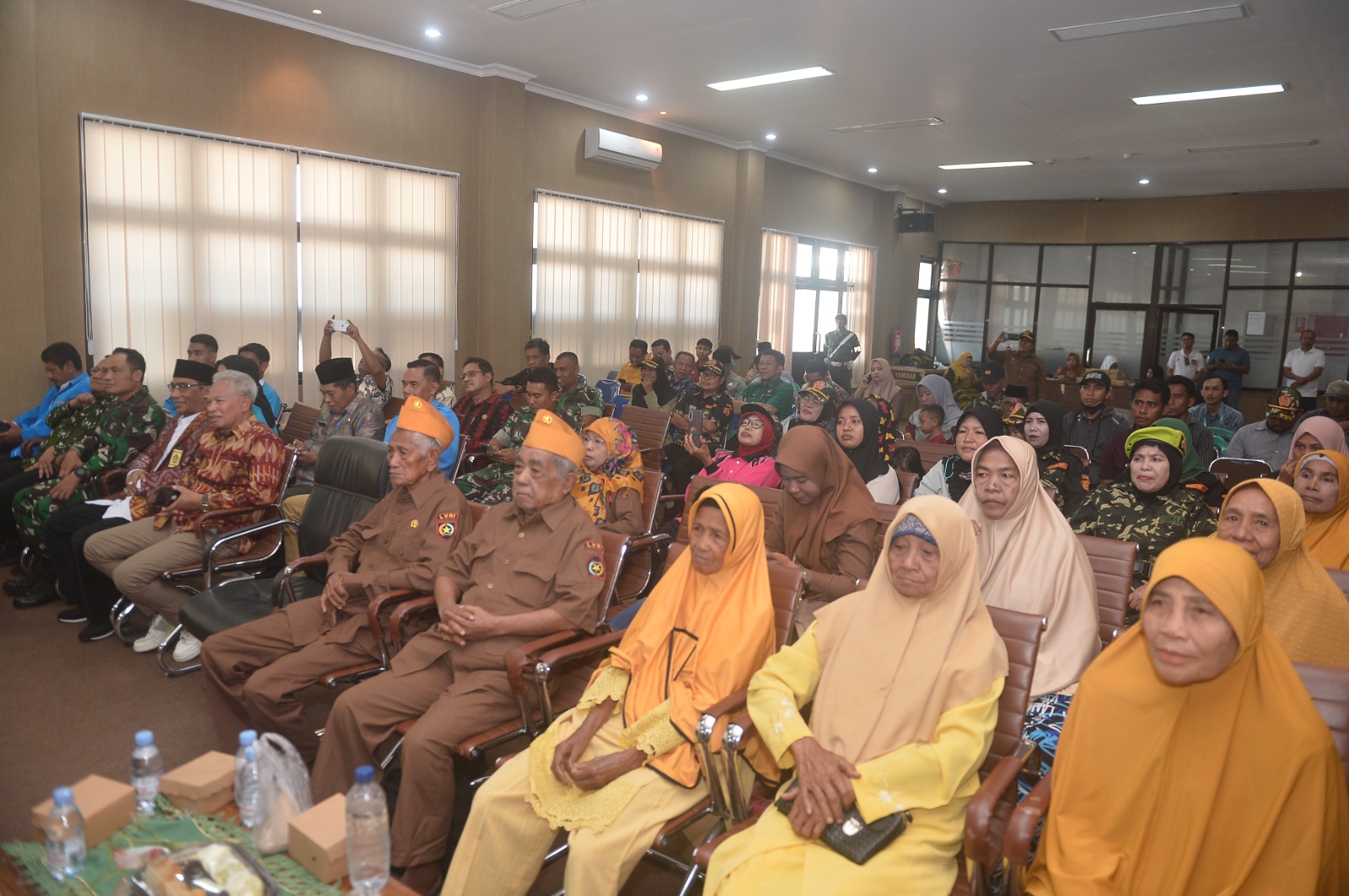 Bupati Bima Silaturahmi Dengan Legiun Veteran dan Warakawuri