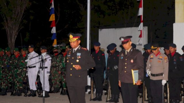 Kapolres Sumba Timur Pimpin Apel Kehormatan dan Renungan Suci HUT RI ke-79