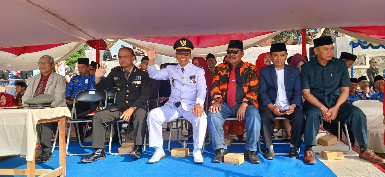 Dalam Rangka HUT RI Ke-79 Pemerintah Kecamatan Pagerageung Menggelar Upacara Bendera