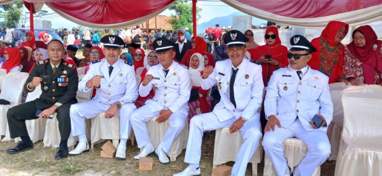 Dalam Rangka HUT RI Ke-79 Pemerintah Kecamatan Pagerageung Menggelar Upacara Bendera