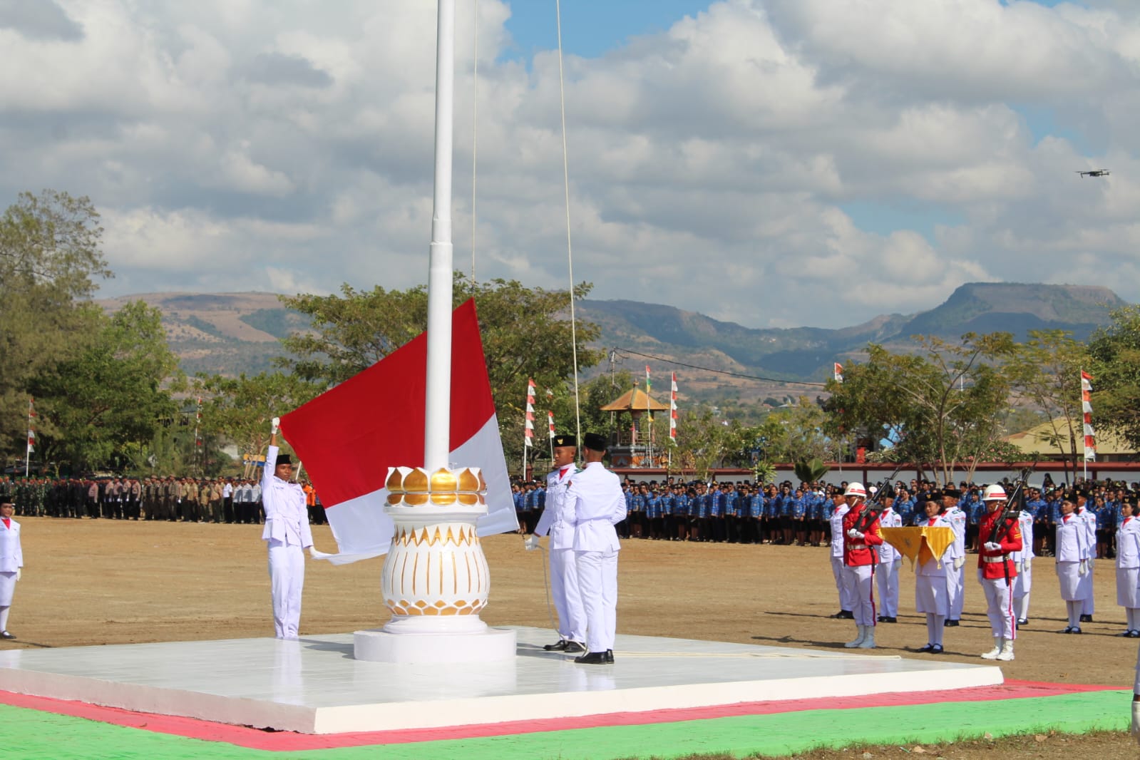 Dandim 1601/ST Hadiri Upacara Pengibaran Bendera dalam Rangka HUT ke-79 Kemerdekaan RI