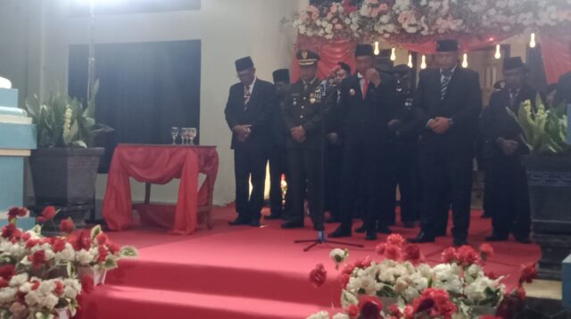 Malam Tos Kenegaraan, Pj Bupati Sumba Tengah Akhiri Dengan Jai Bersama Paskibraka