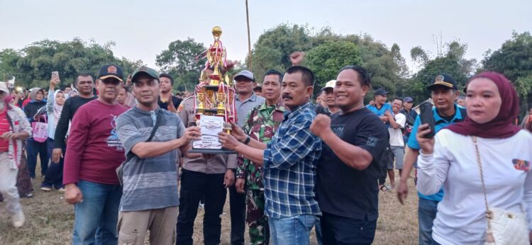 Pemdes Tanjungsari Usai Sudah Menyambut HUT RI KE 79Dengan Menggelar Sepak Bola Persahabatan Antar Kepunduhan
