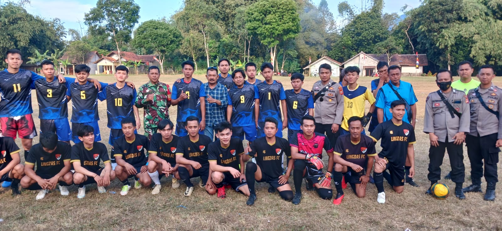 Pemdes Tanjungsari Usai Sudah Menyambut HUT RI KE 79Dengan Menggelar Sepak Bola Persahabatan Antar Kepunduhan