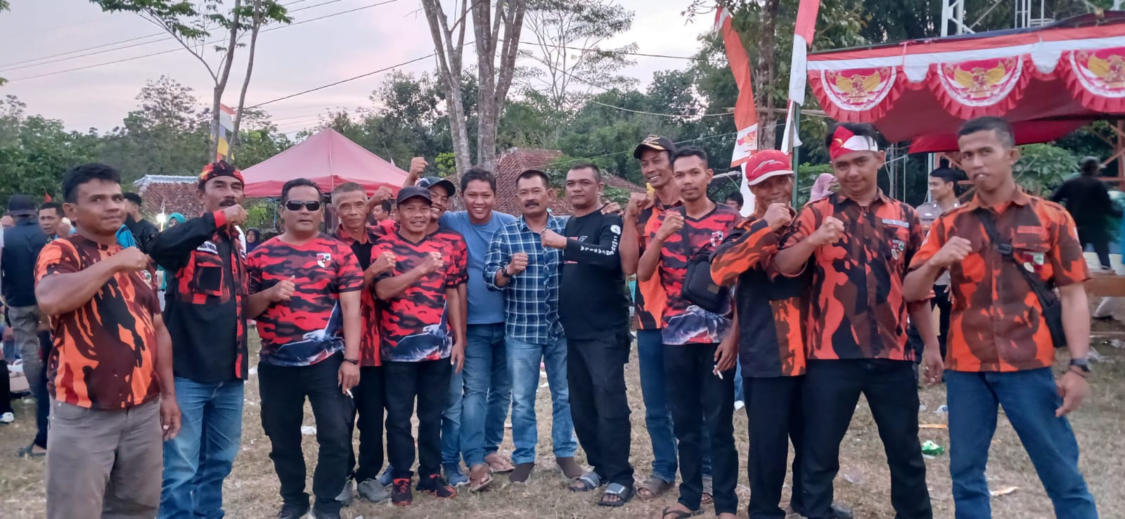 Pemdes Tanjungsari Usai Sudah Menyambut HUT RI KE 79Dengan Menggelar Sepak Bola Persahabatan Antar Kepunduhan