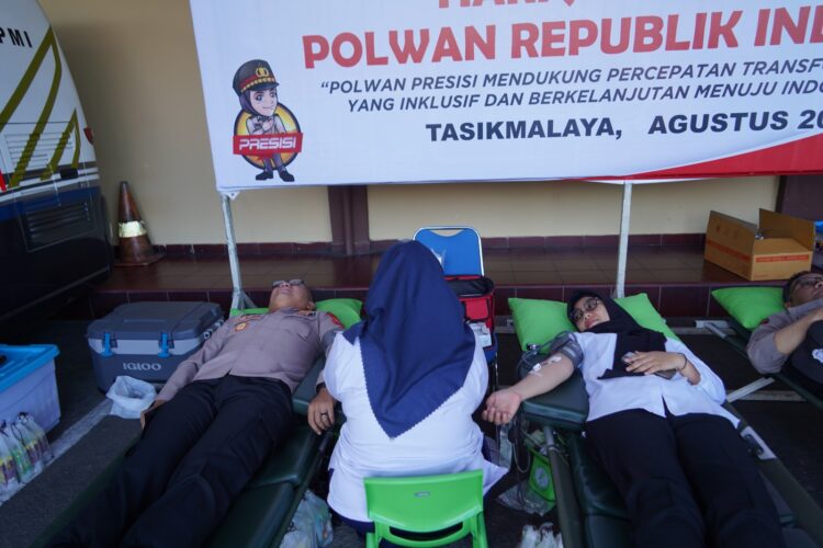 Meriahkan Hari Jadinya ke -76, Polwan Polres Tasik Kota Gelar Kegiatan Donor Darah Meriahkan Hari Jadinya ke -76, Polwan Polres Tasik Kota Gelar Kegiatan Donor Darah