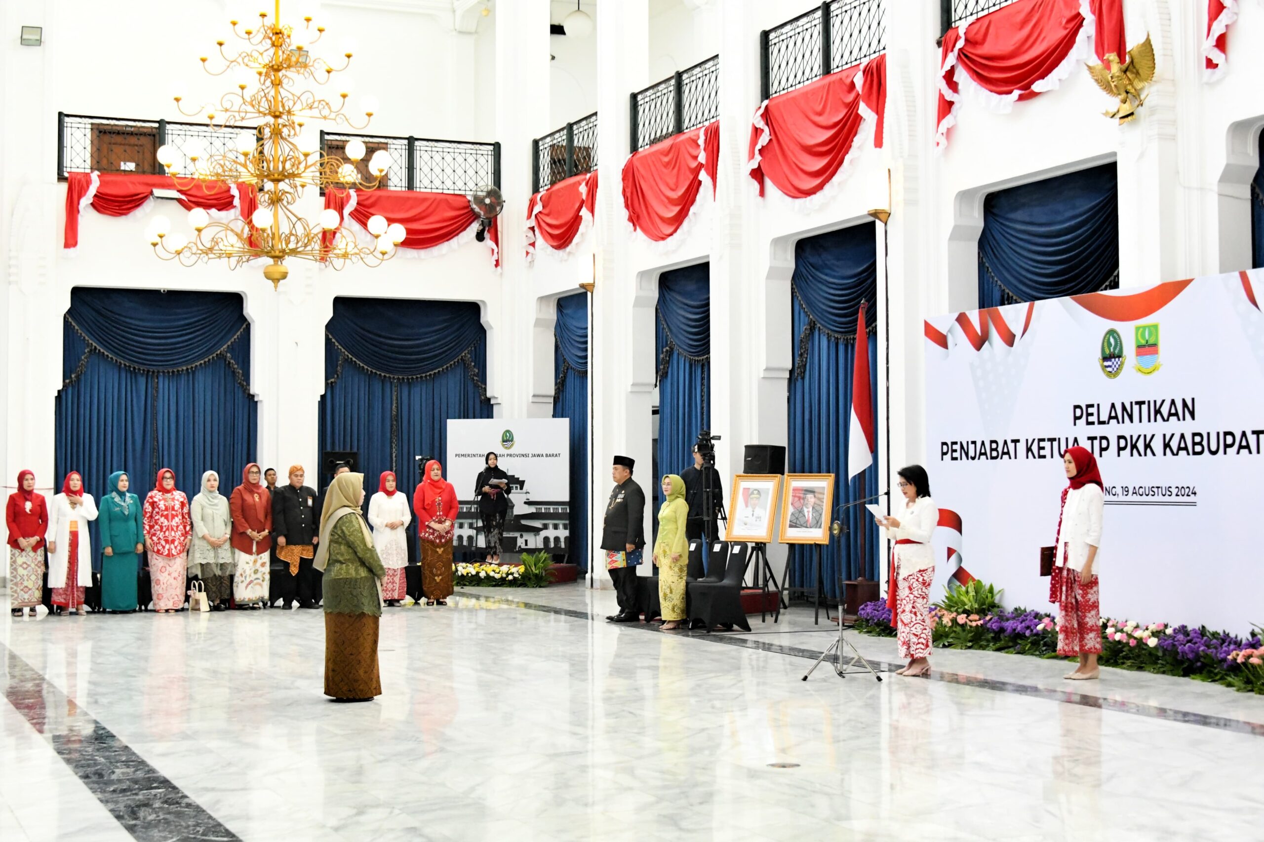 Amanda Soemedi Bey Machmudin Lantik Pj. Ketua PKK Kabupaten Bekasi