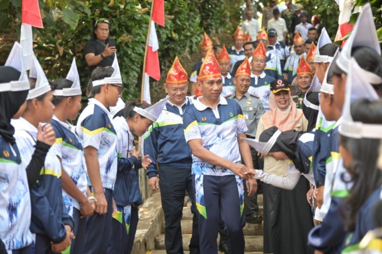 Dipimpin Komandan Kontingen, Atlet Jabar Ziarah ke Makam Cut Nyak Dien