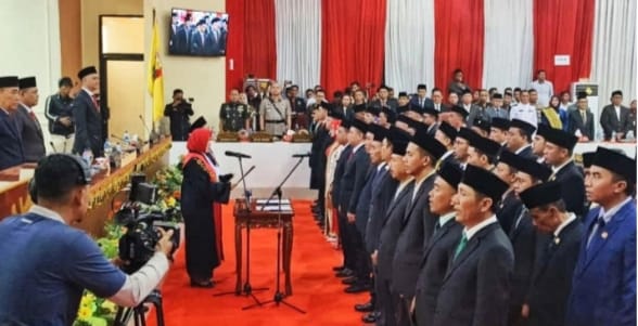 DPRD Tanggamus Gelar Rapat Paripurna Istimewa Pengucapan Sumpah dan Janji Anggota DPRD Tanggamus Masa Jabatan 2024-2029 DPRD Tanggamus Gelar Rapat Paripurna Istimewa Pengucapan Sumpah dan Janji Anggota DPRD Tanggamus Masa Jabatan 2024-2029