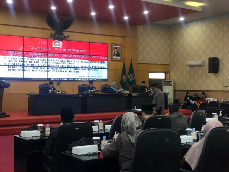 DPRD Kota Blitar Gelar Rapat Paripurna Penetapan dan Perubahan RAPERDA Tahun 2024