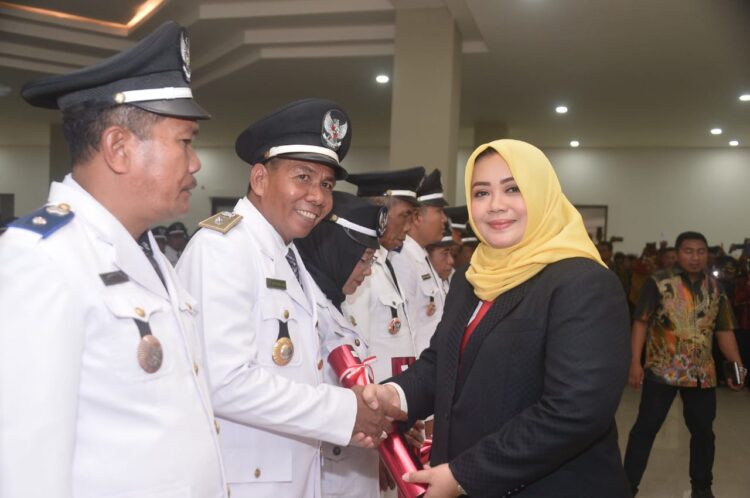 Bupati Bima Minta Kades Jaga Kewibawaan dan Kehormatan