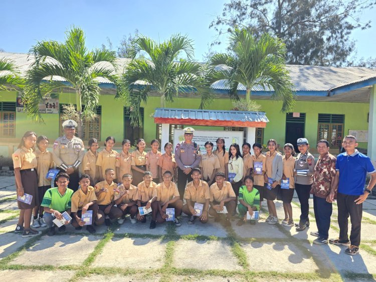 Police Goes To School, Sat Lantas Polres Belu Tekankan Pentingnya Tertib Berlalu Lintas ke Pelajar SMA Taruna Fatubenao