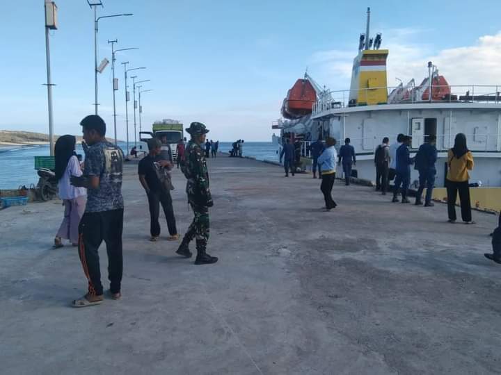 Babinsa Koramil 03/Katikutana Lakukan Monitoring dan Pemantauan di Pelabuhan Mamboro