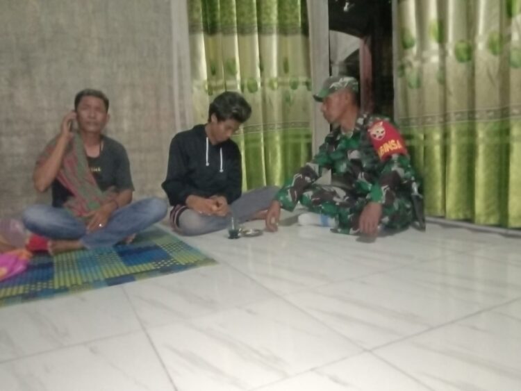 Babinsa Desa Sondo Menyerahkan Pelaku Pencurian Ke Polsek Monta