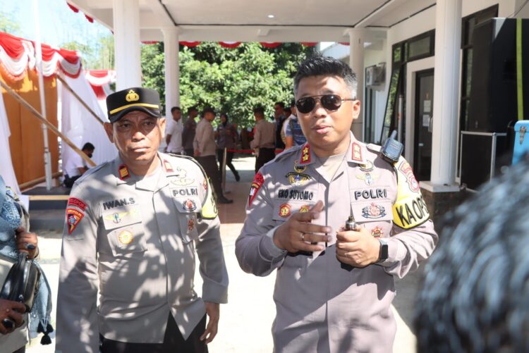Kapolres Bima Terjun Langsung Pimpin Pengamanan Pendaftaran Bakal Calon Bupati dan Wakil Bupati Bima