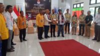 Paket Danky Mendaftarkan Diri Sebagai Bakal Colon Bupati dan Wakil Bupati di Kantor KPUD Pada Hari Kedua