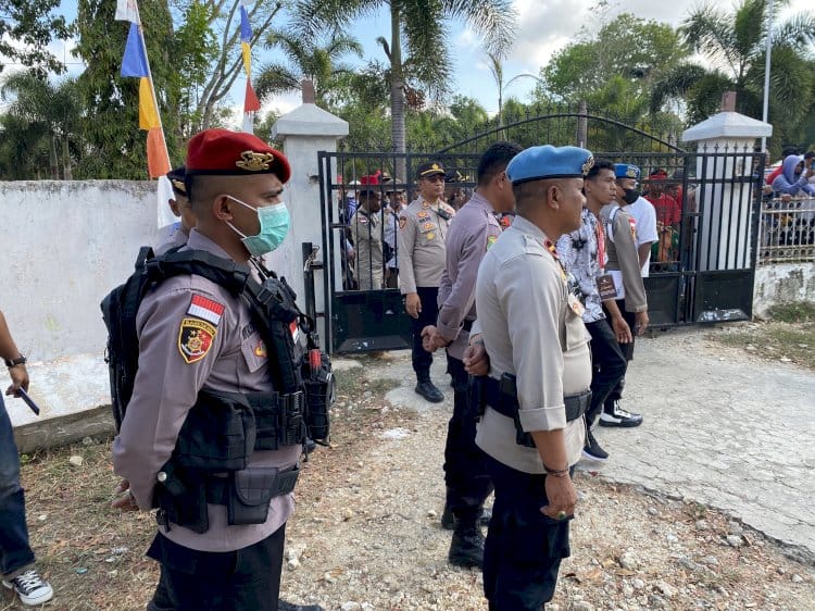 Hari Kedua Pengamanan Bakal Calon Bupati dan Wakil Bupati Sumba Tengah oleh Polres Sumba Barat