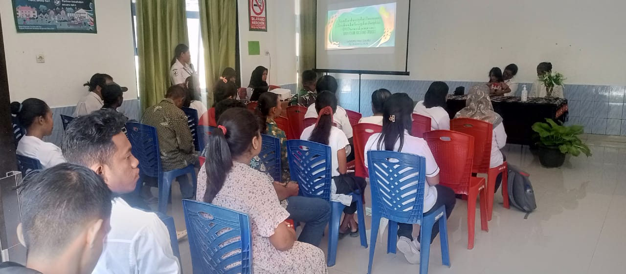 Babinsa Waingapu Hadiri Rapat Koordinasi Terkait Perencanaan Persalinan Dan Pencegahan Komplikasi (P4K)